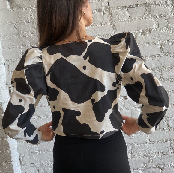 Gah! Maddie Top in cow print 🐄 - Picture 5 of 10